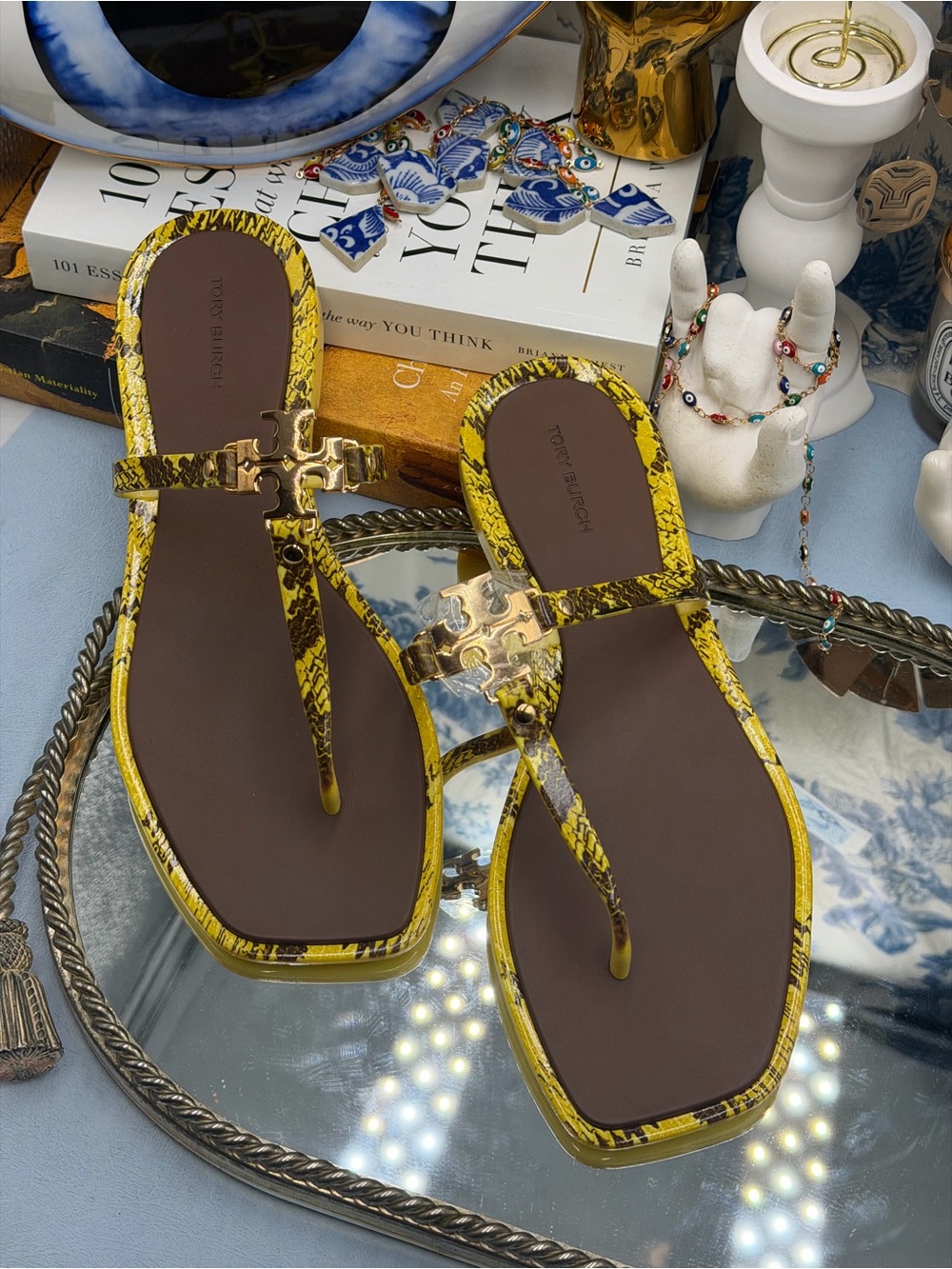 🆕 TORY BURCH 🧿 NWOB Roxanne Rubber Sandals, Brown & Yellow Lizard - Sz 7 - Picture 4 of 10